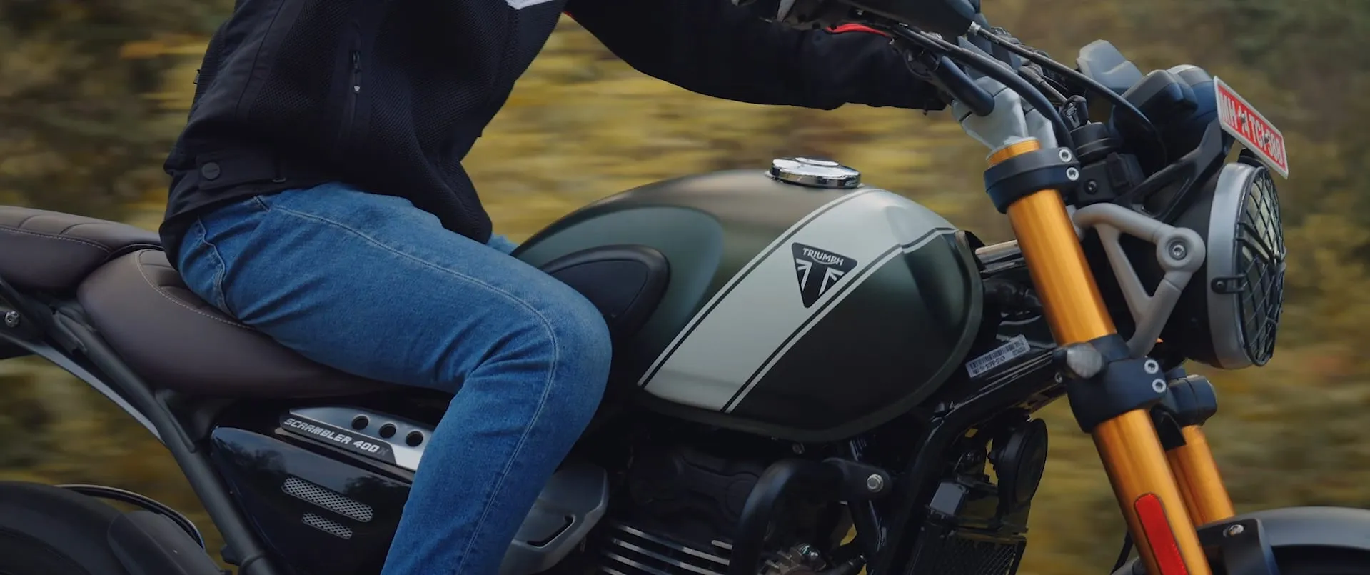 Triumph Scrambler 400, still 1